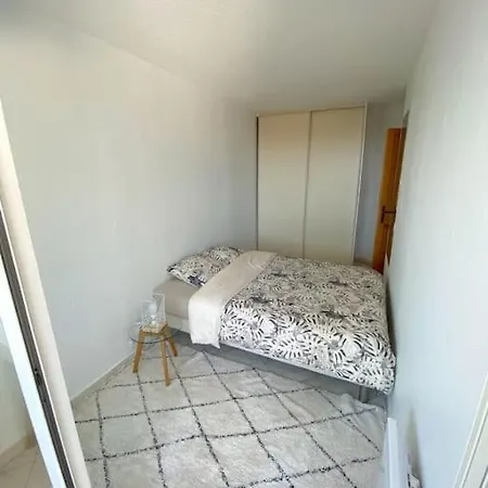 Appartement Spacieux 65M2, Avec Piscine Et Parking Frejus Exterior photo