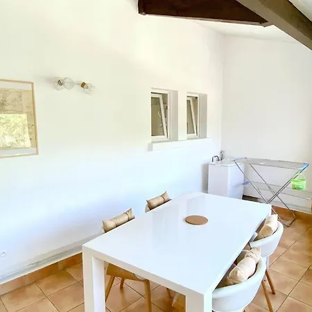 Appartement Spacieux 65M2, Avec Piscine Et Parking Frejus Exterior photo