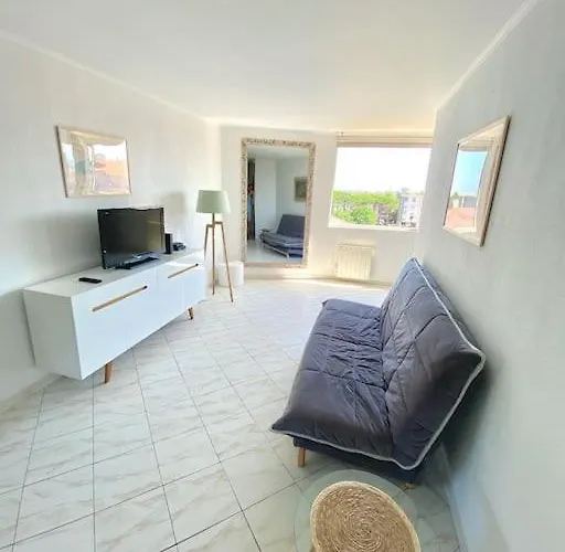 Appartement Spacieux 65M2, Avec Piscine Et Parking