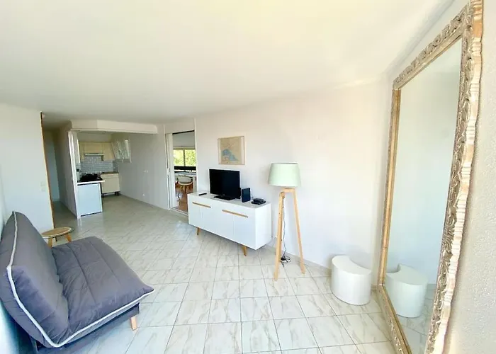 Appartement Spacieux 65M2, Avec Piscine Et Parking