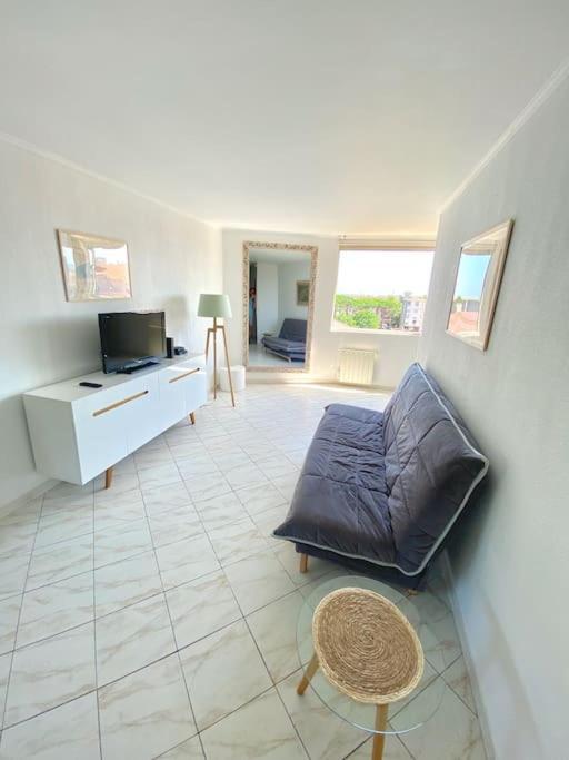 Spacieux 65m2, Avec Piscine Et Parking Fréjus