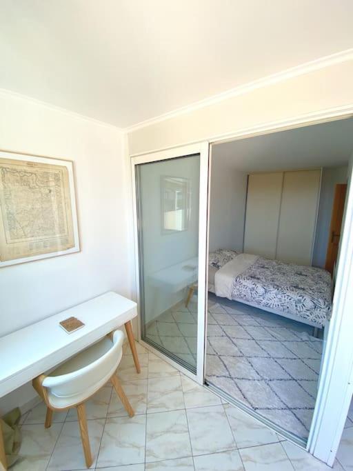 Spacieux 65m2, Avec Piscine Et Parking